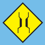 前方窄桥(马来语:Jambatan Sempit Di Hadapan,英语:Narrow Bridge Ahead)